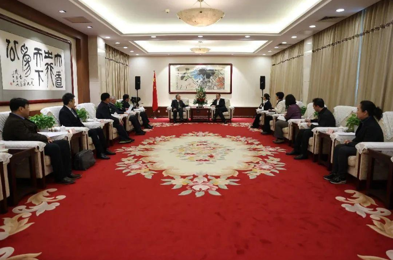 全國(guó)人大常委會(huì)副委員長(zhǎng)、民革中央主席鄭建邦會(huì)見(jiàn)臺(tái)灣奇美集團(tuán)董事長(zhǎng)許春華